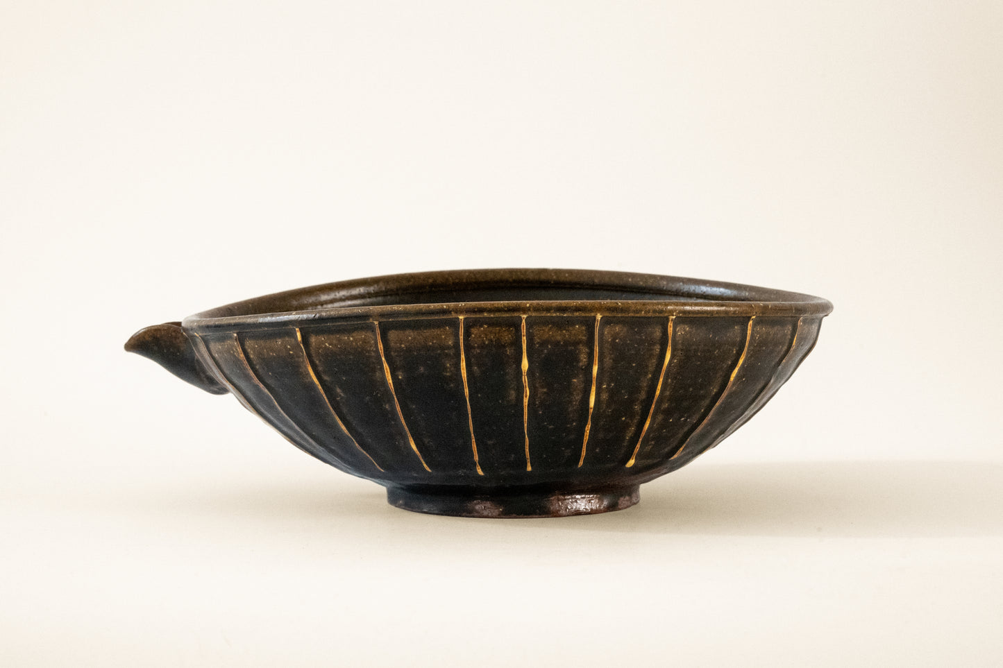Black Glaze Katakuchi Bowl | MIT-L003