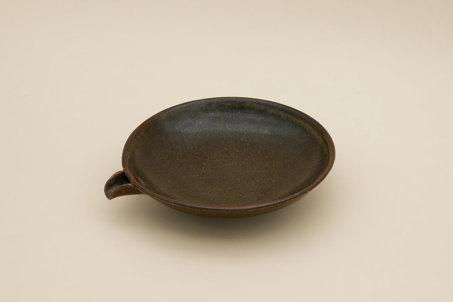 Flat Katakuchi Bowl 19 cm - Black Glaze | MIT-B016