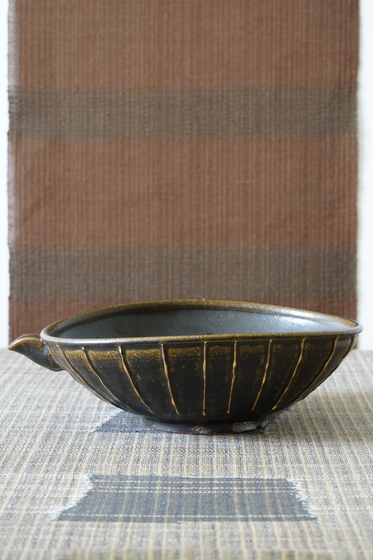 Black Glaze Katakuchi Bowl | MIT-L003