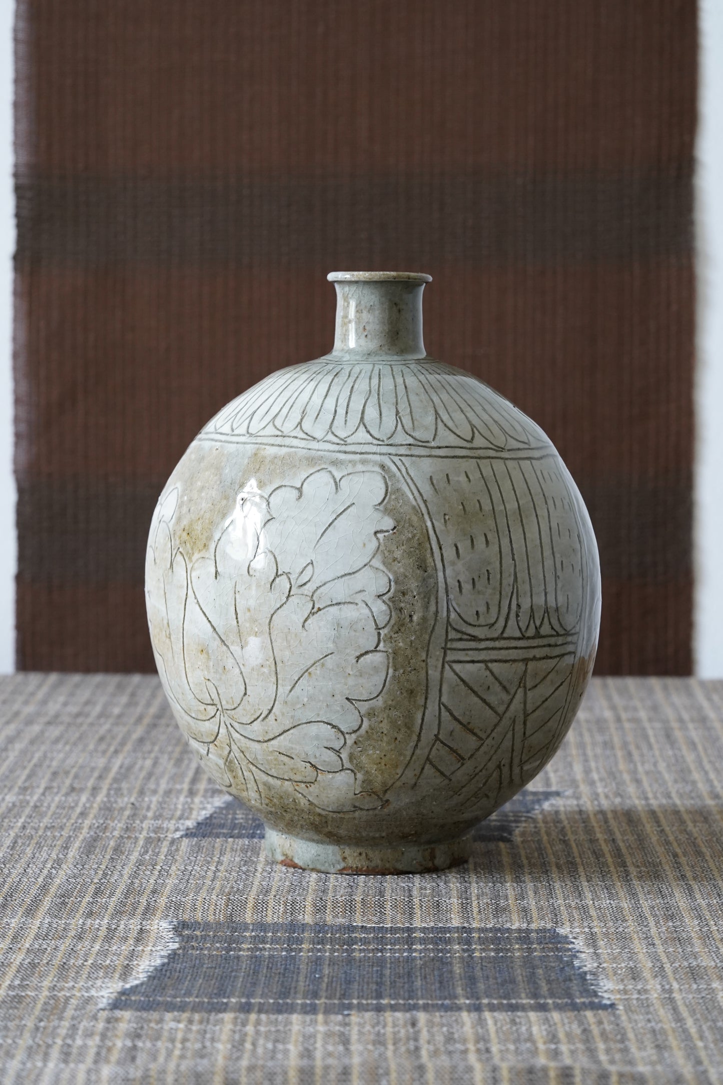Henko Vase "Buncheong Kakiotoshi" | MIT-V007