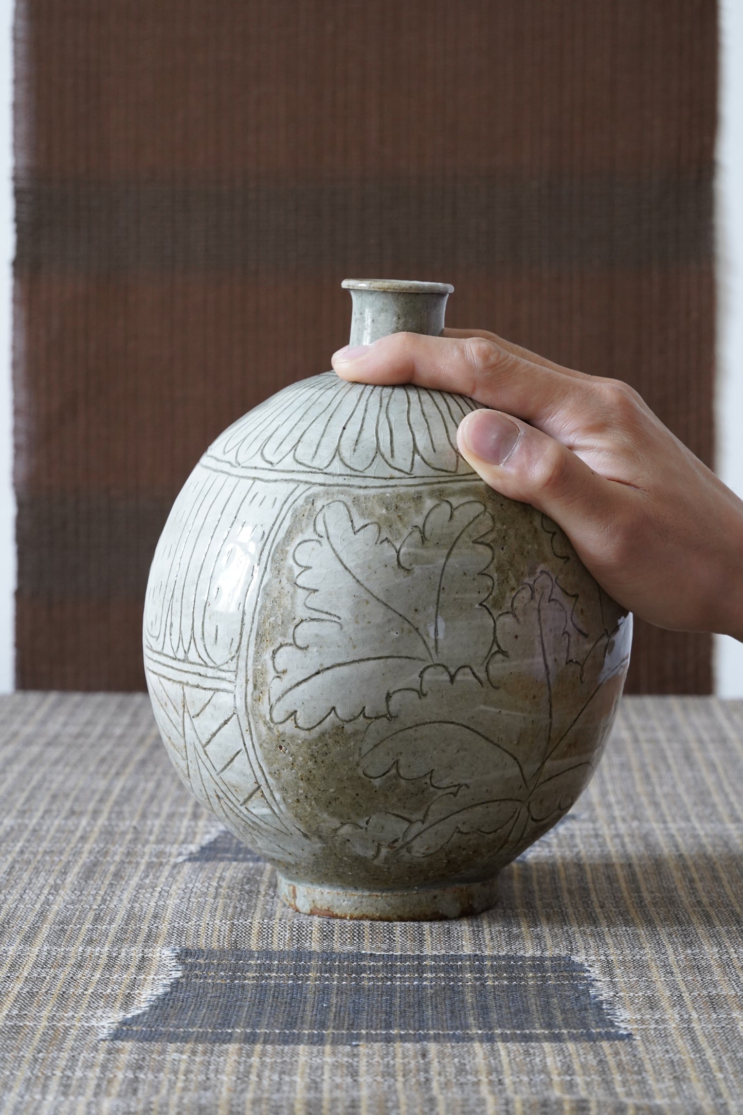 Henko Vase "Buncheong Kakiotoshi" | MIT-V007