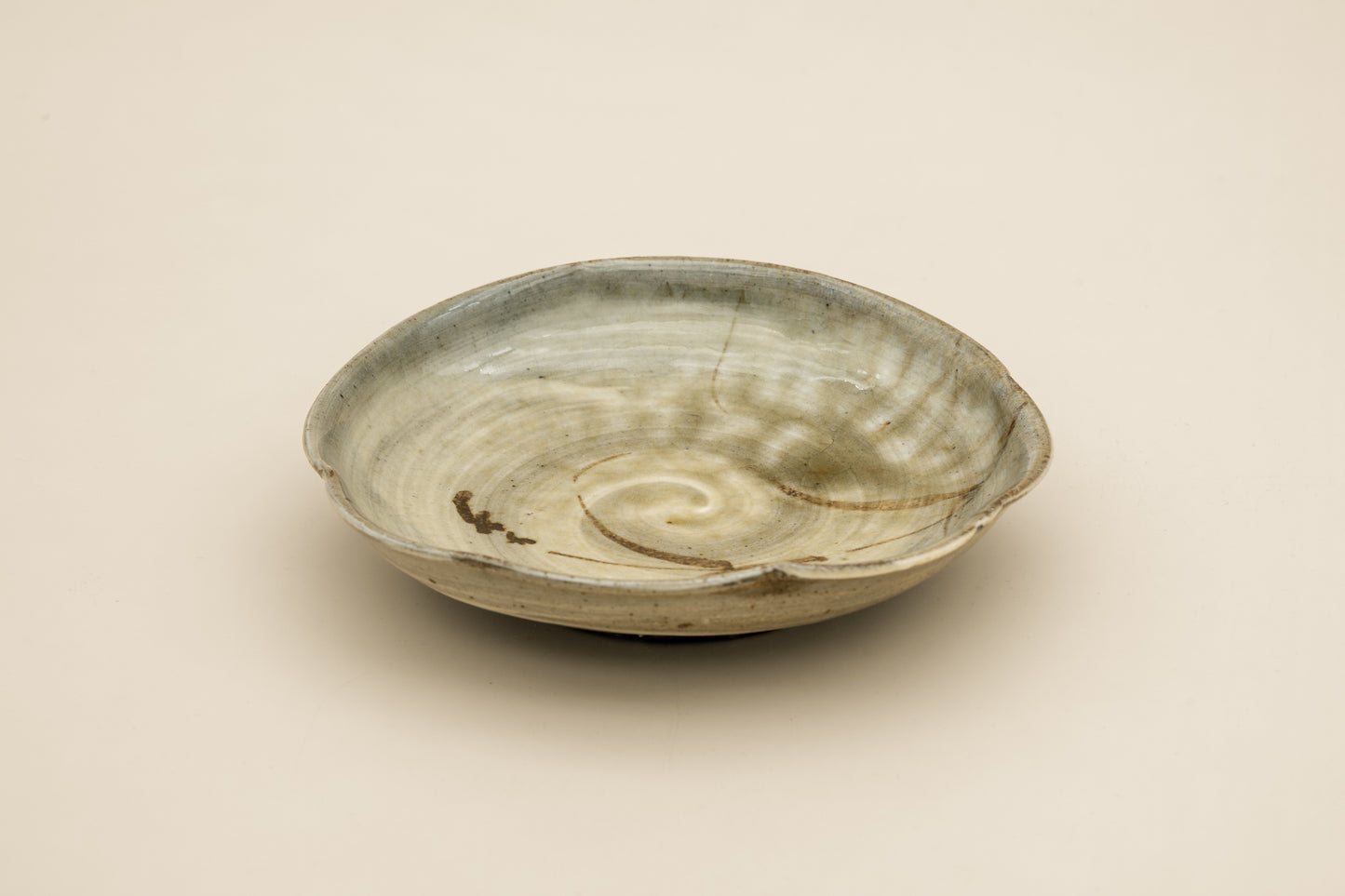 Karatsu Plate 16 cm "Hakeme with Wild Plant Motifs" | Set of 2 | MIT-S010
