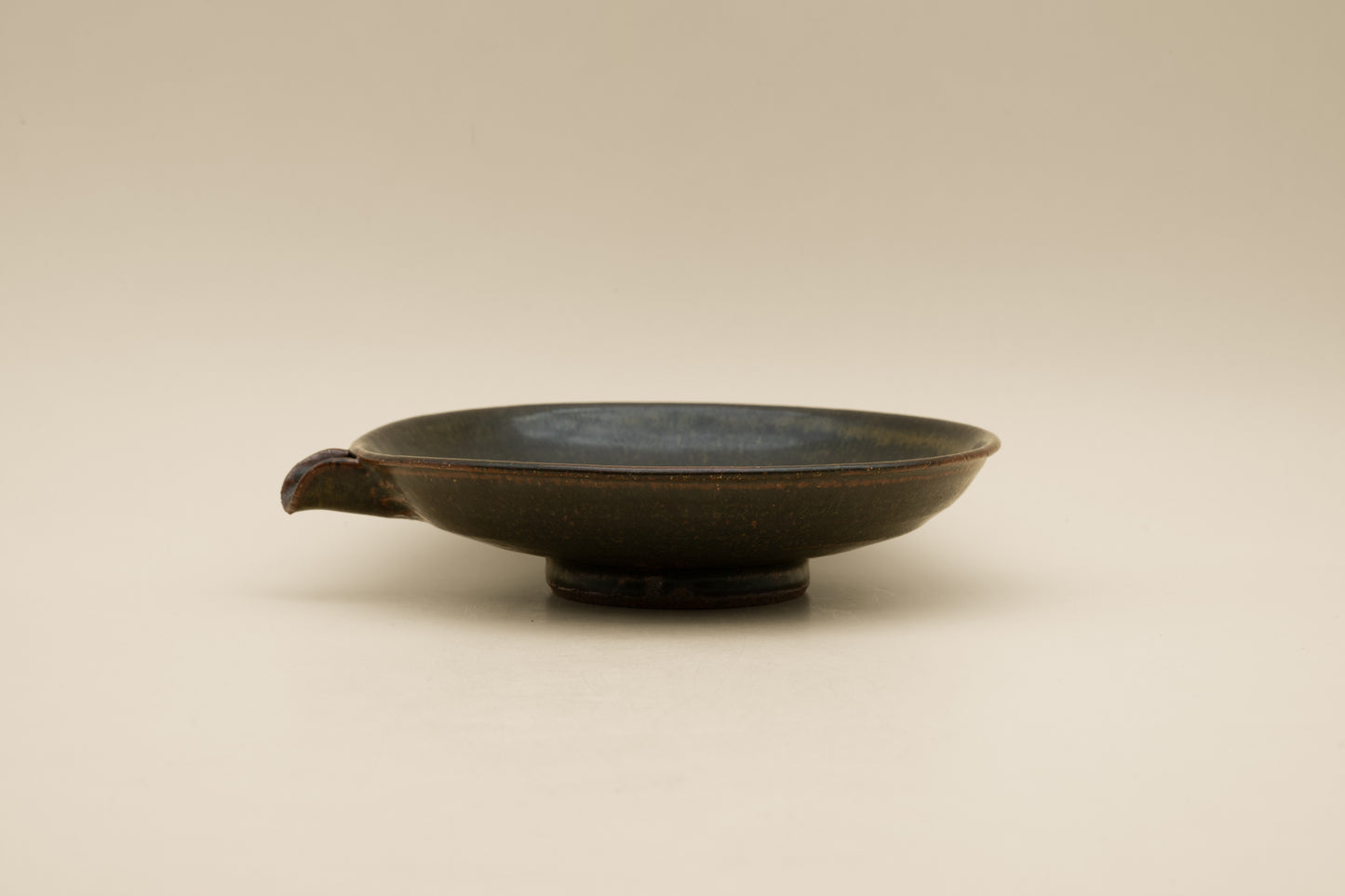 Flat Katakuchi Bowl 19 cm - Black Glaze | MIT-B016