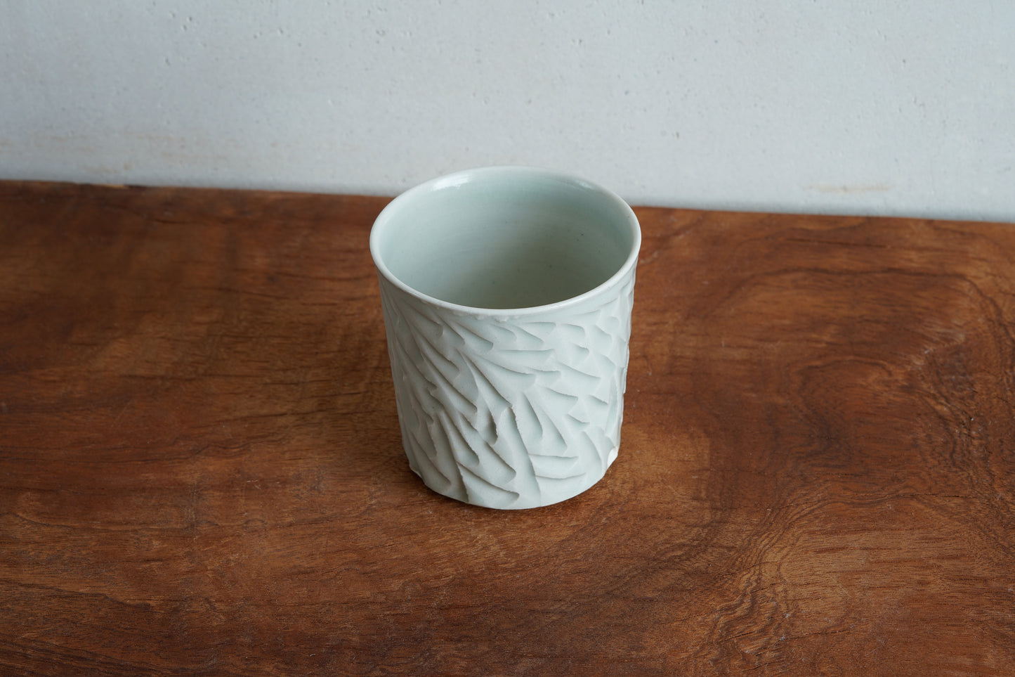 White Porcelain "Shinogi" Cup | MIT-C005