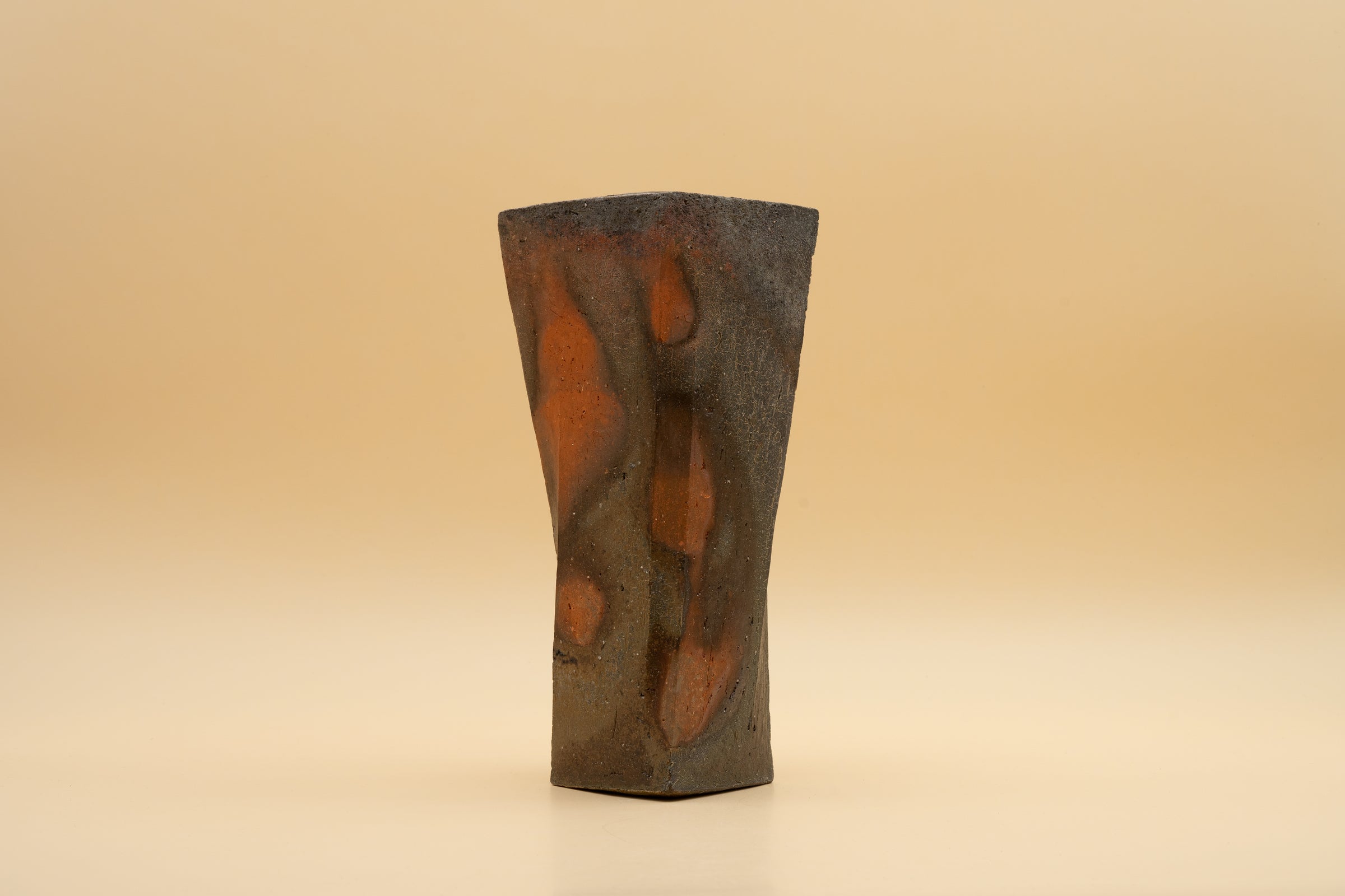 Bizen Flower Vase - "Shizen Nerikomi” by Hiroshi Toyofuku, yakishime technique