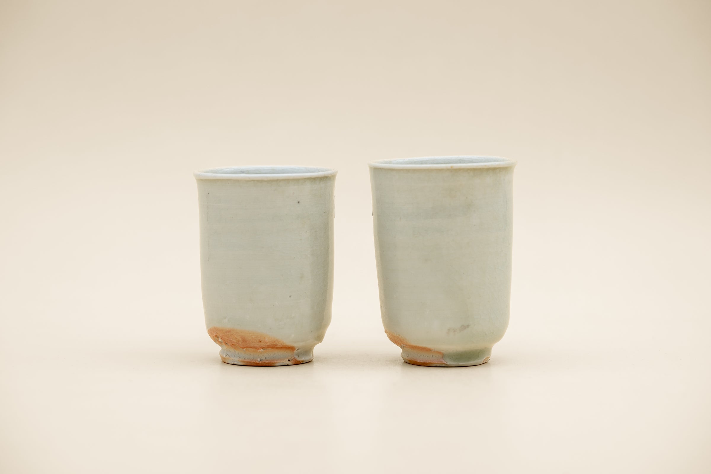 White Porcelain Column Cups | Set of 2 by Tasuku Mitsufuji