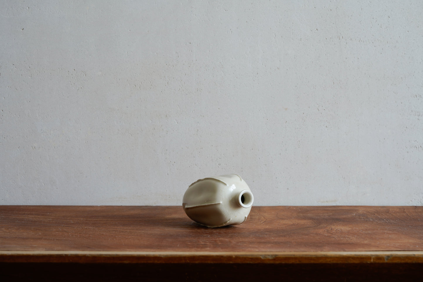White Porcelain Vase | MIT-V014