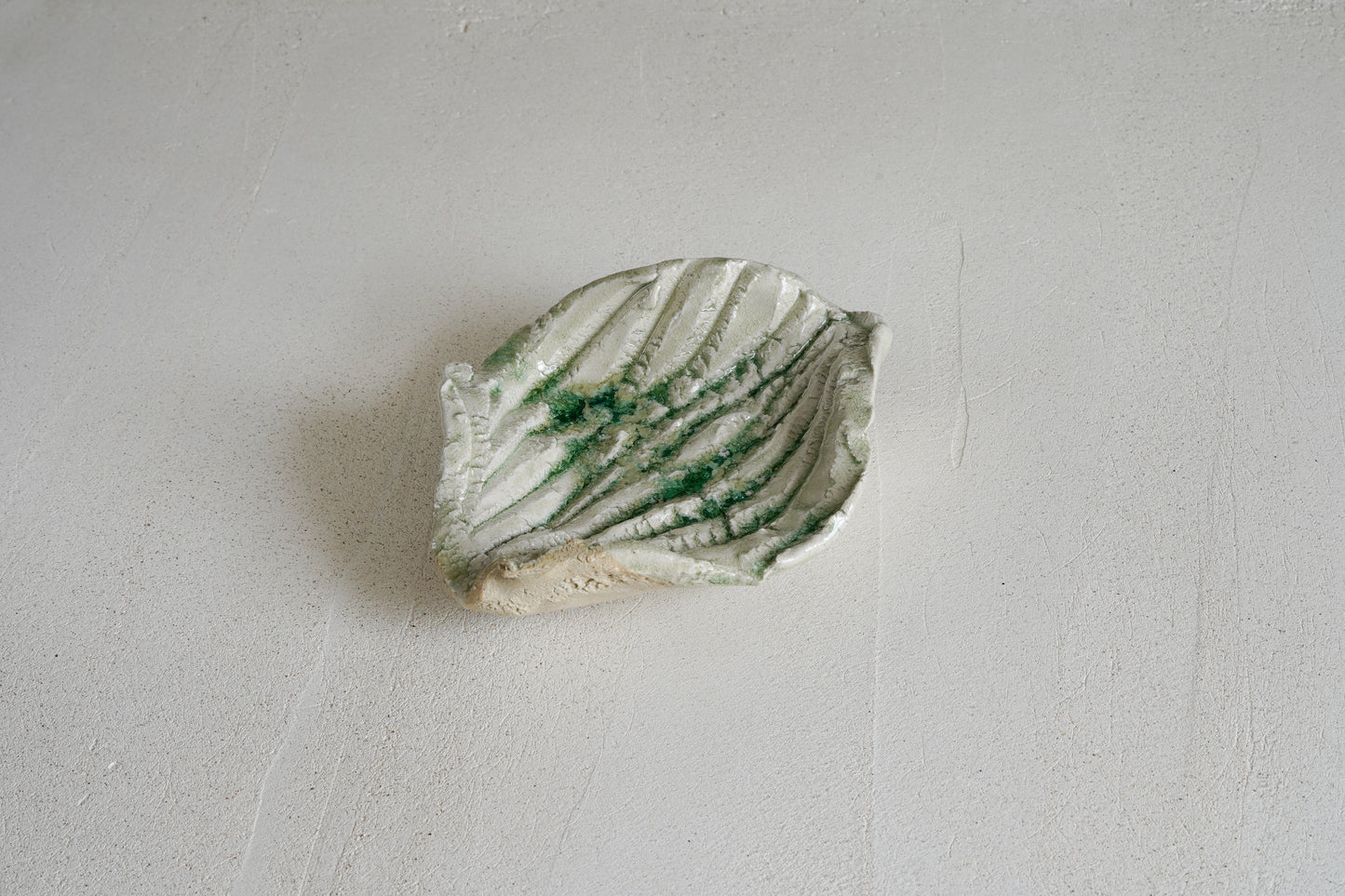 Ash Glaze "Shinogi" Plate | SUH-P009