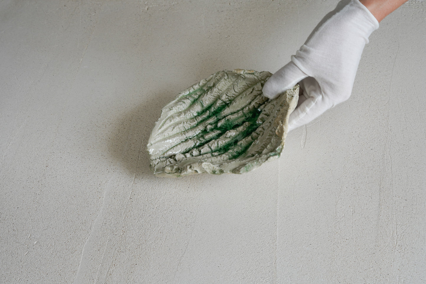 Ash Glaze "Shinogi" Plate | SUH-P009