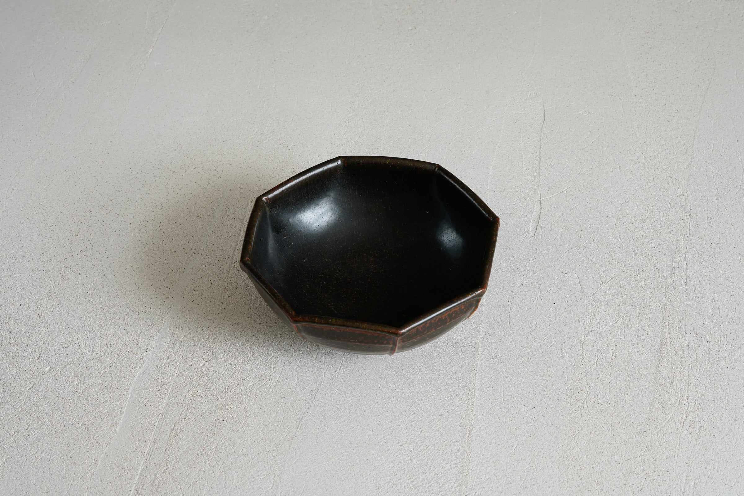 Black Glaze Octagon Bowl | MIT-P013