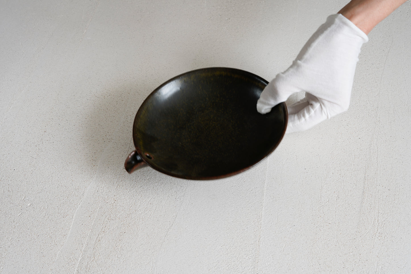 Flat Katakuchi Bowl 19 cm - Black Glaze | MIT-P016