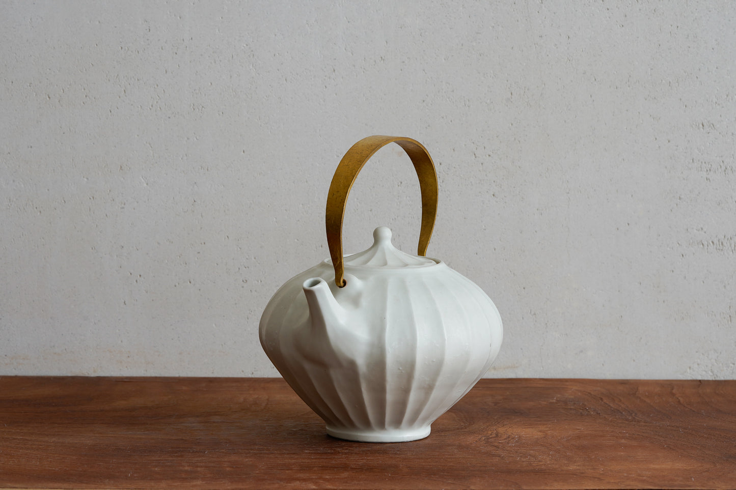 Porcelain Tea Pot "Shinogi" | SAT-T001