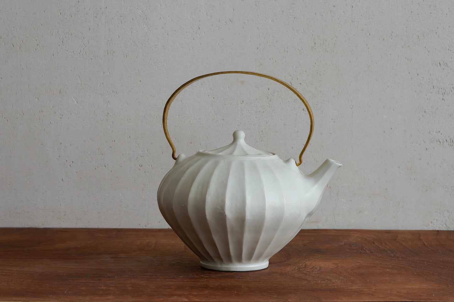 Porcelain Tea Pot "Shinogi" | SAT-T001