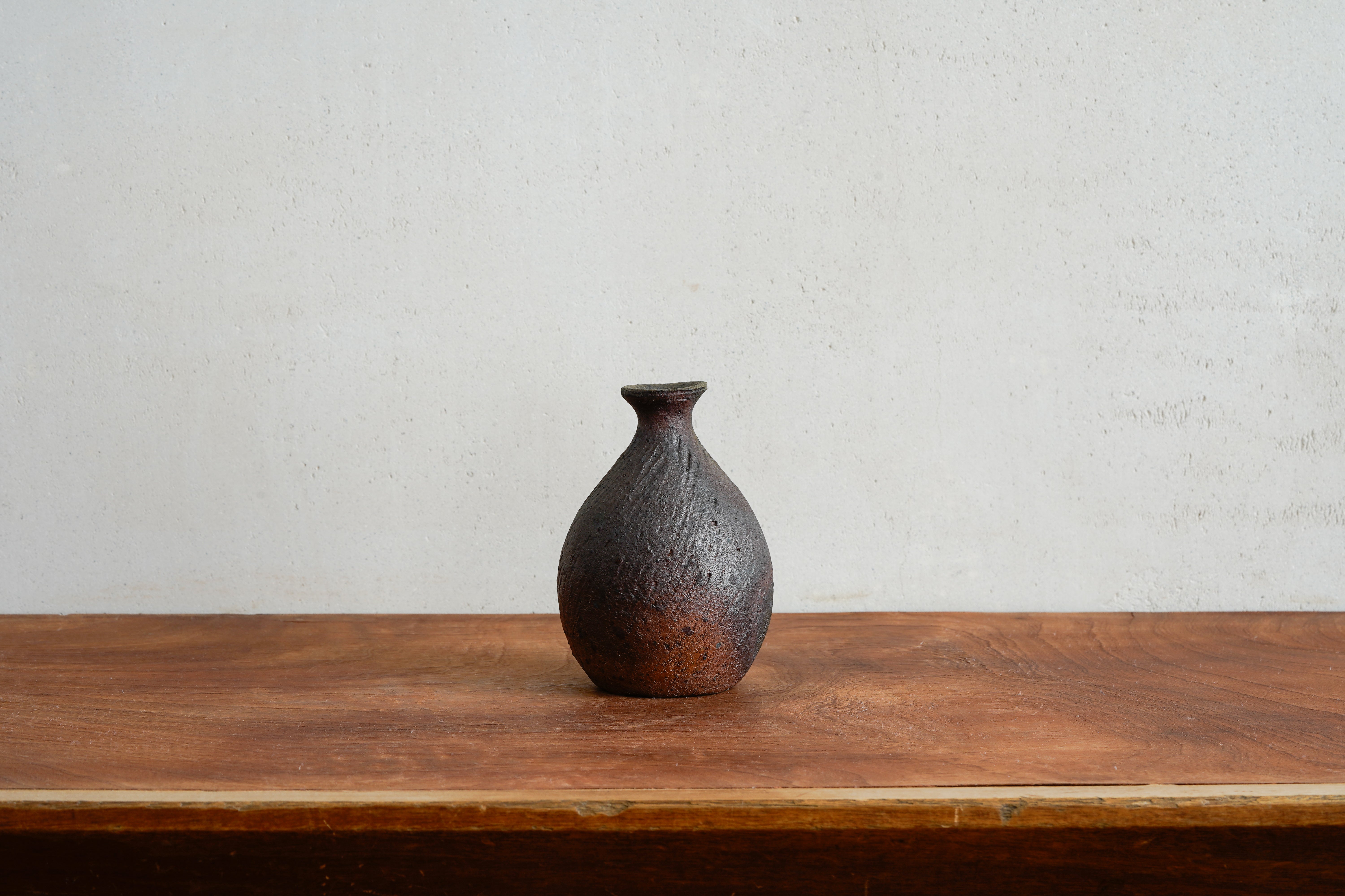 Yakishime Sake Flask | TAS-V002 – Gato Ceramics