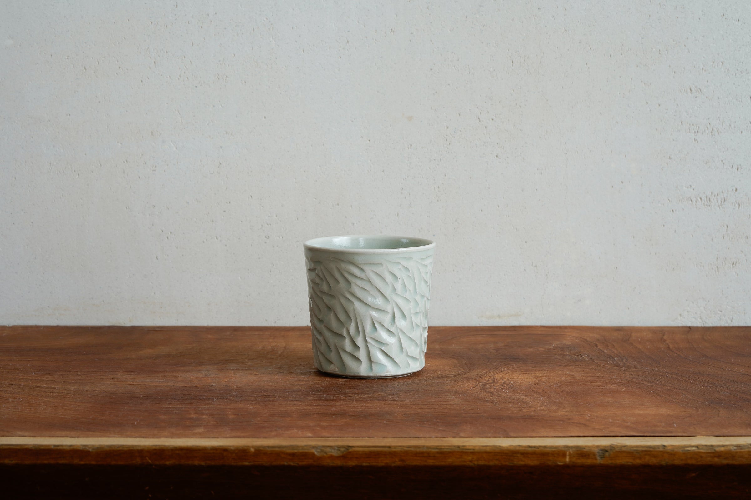 White Porcelain "Shinogi" Cup | MIT-C005