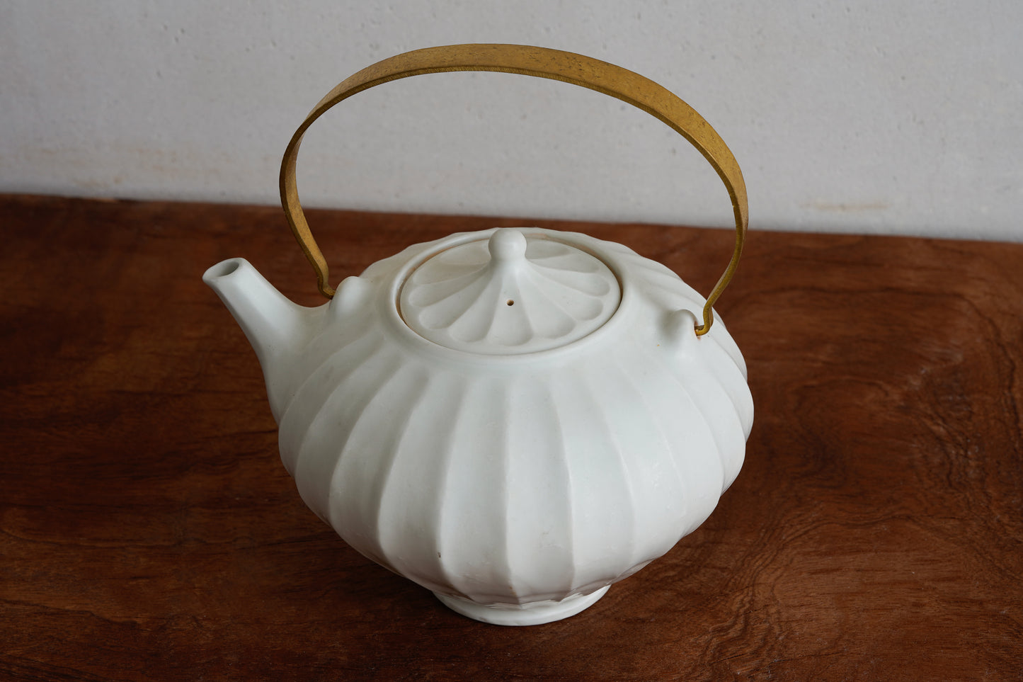 Porcelain Tea Pot "Shinogi" | SAT-T001