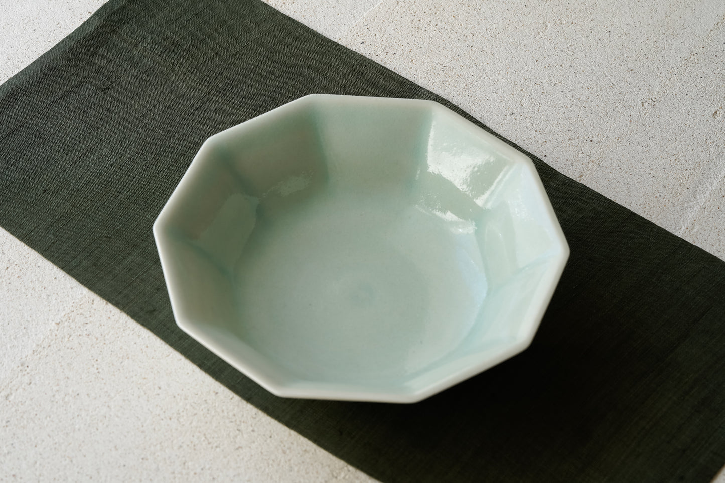 Celadon Decagonal Bowl 18 cm | MUY-P002