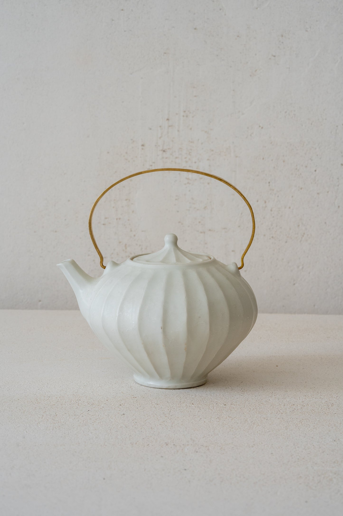 Porcelain Tea Pot "Shinogi" | SAT-T001