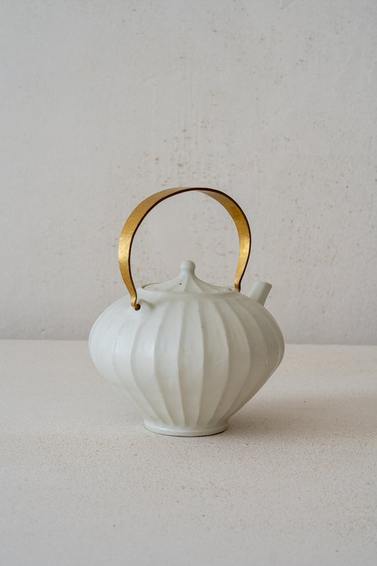 Porcelain Tea Pot "Shinogi" | SAT-T001