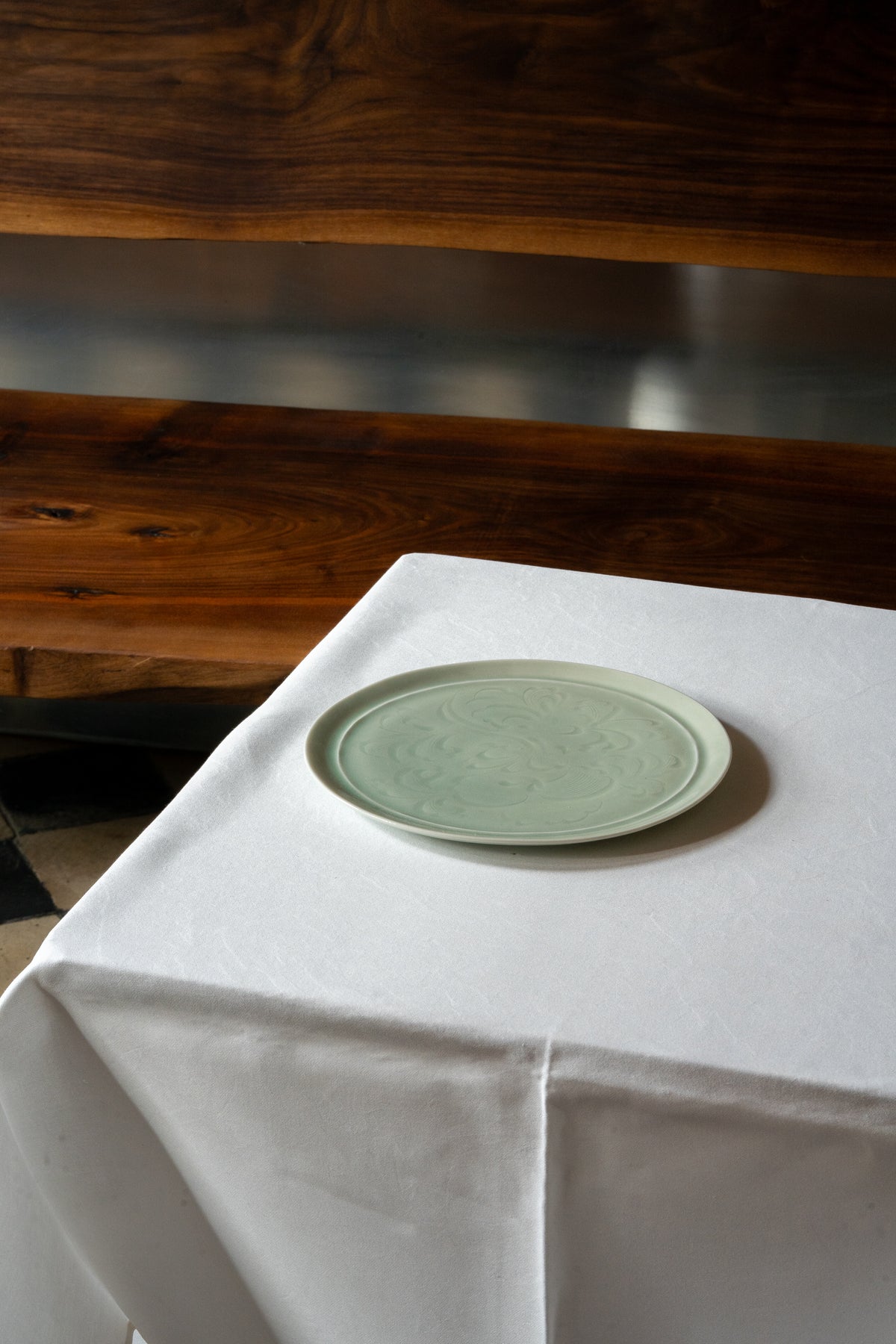 Celadon Plate "Song Karakusa" 25 cm | MUY-P005